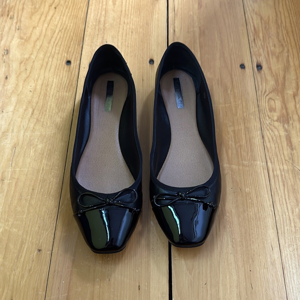 Tahari black ballet flats